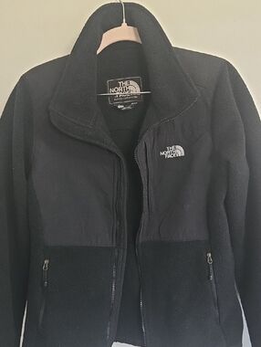The North Face Women's Black Teddy Fleece Jacket